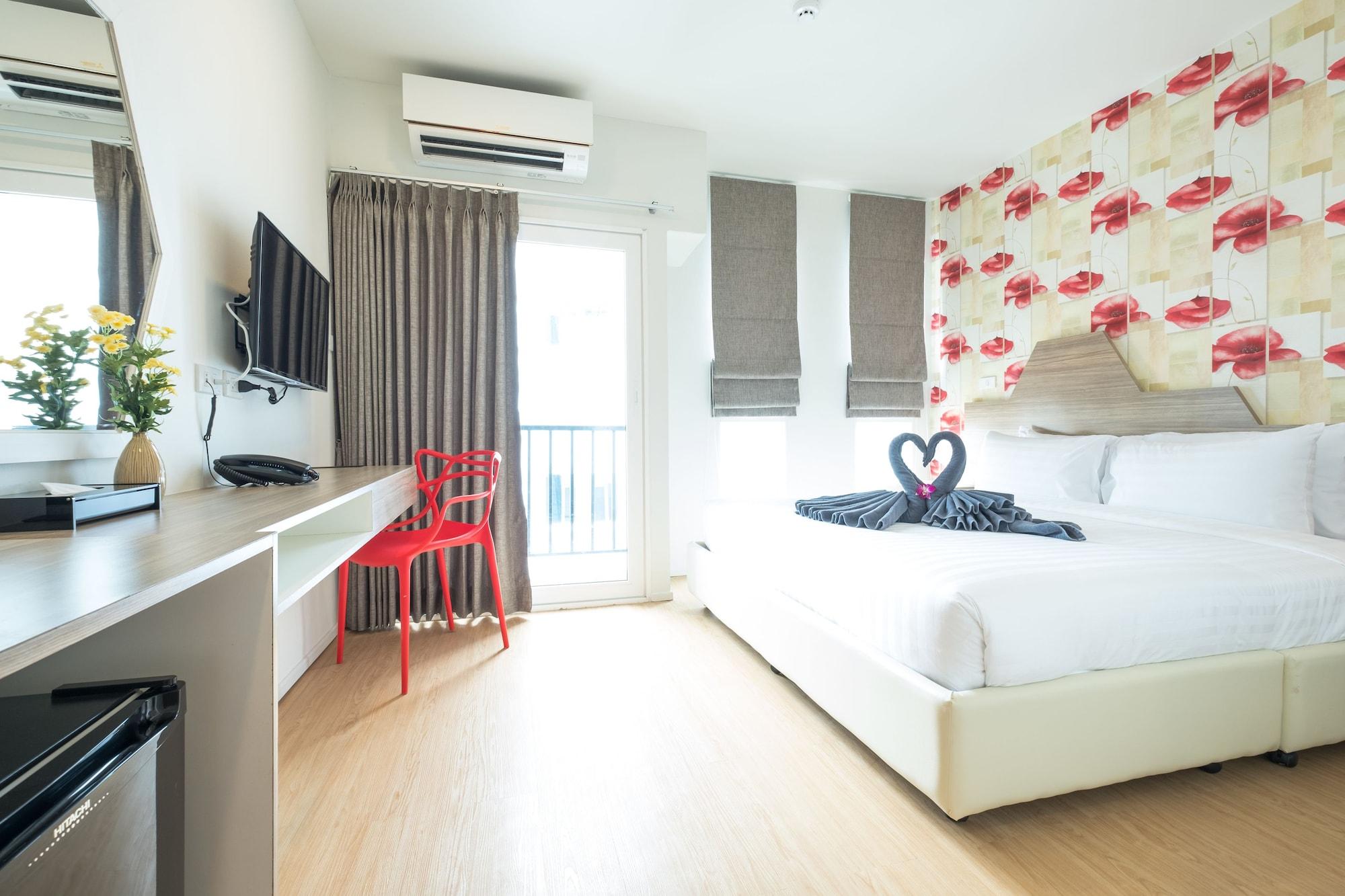 P Plus Hotel Pattaya Exterior photo