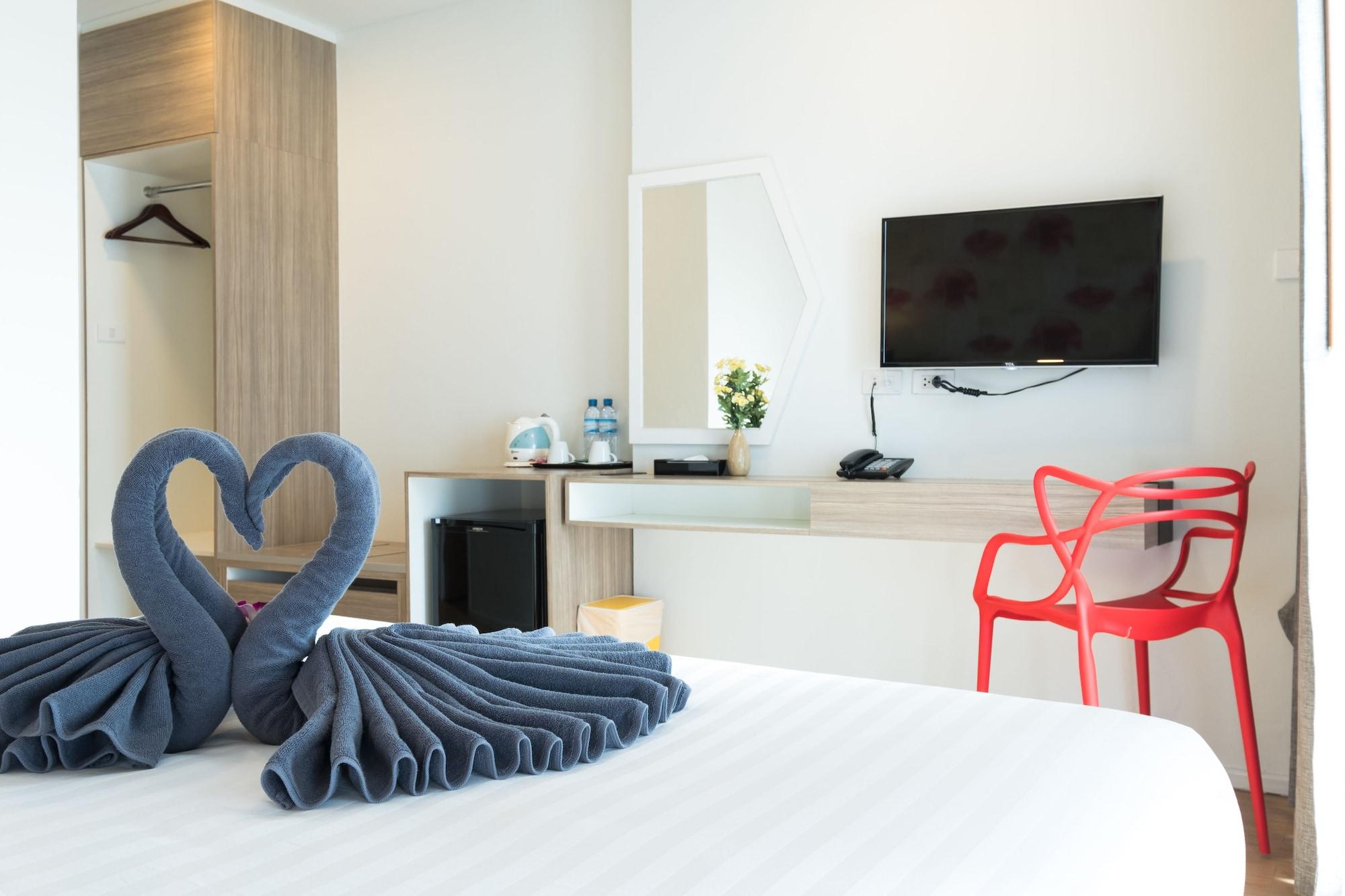 P Plus Hotel Pattaya Exterior photo