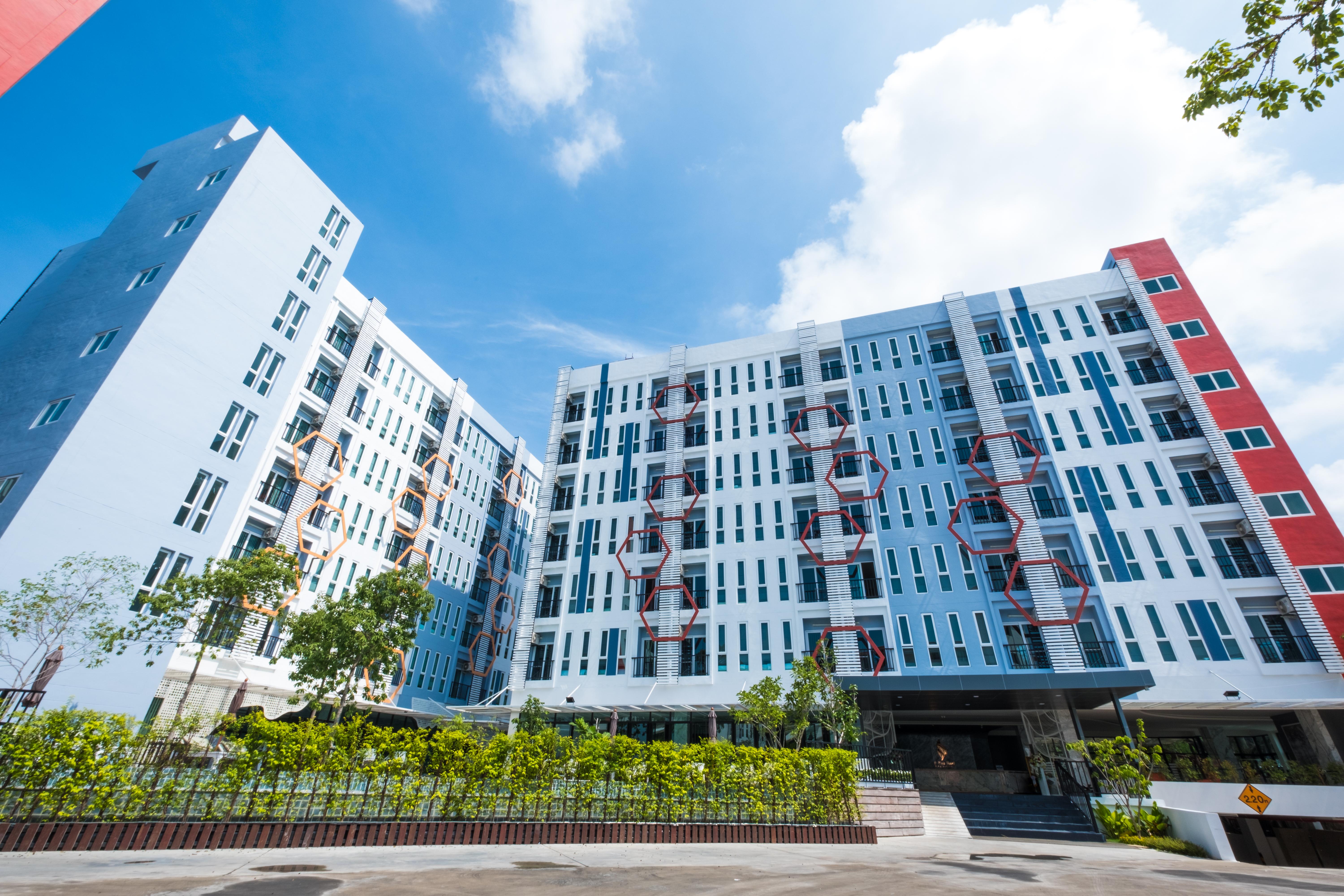 P Plus Hotel Pattaya Exterior photo